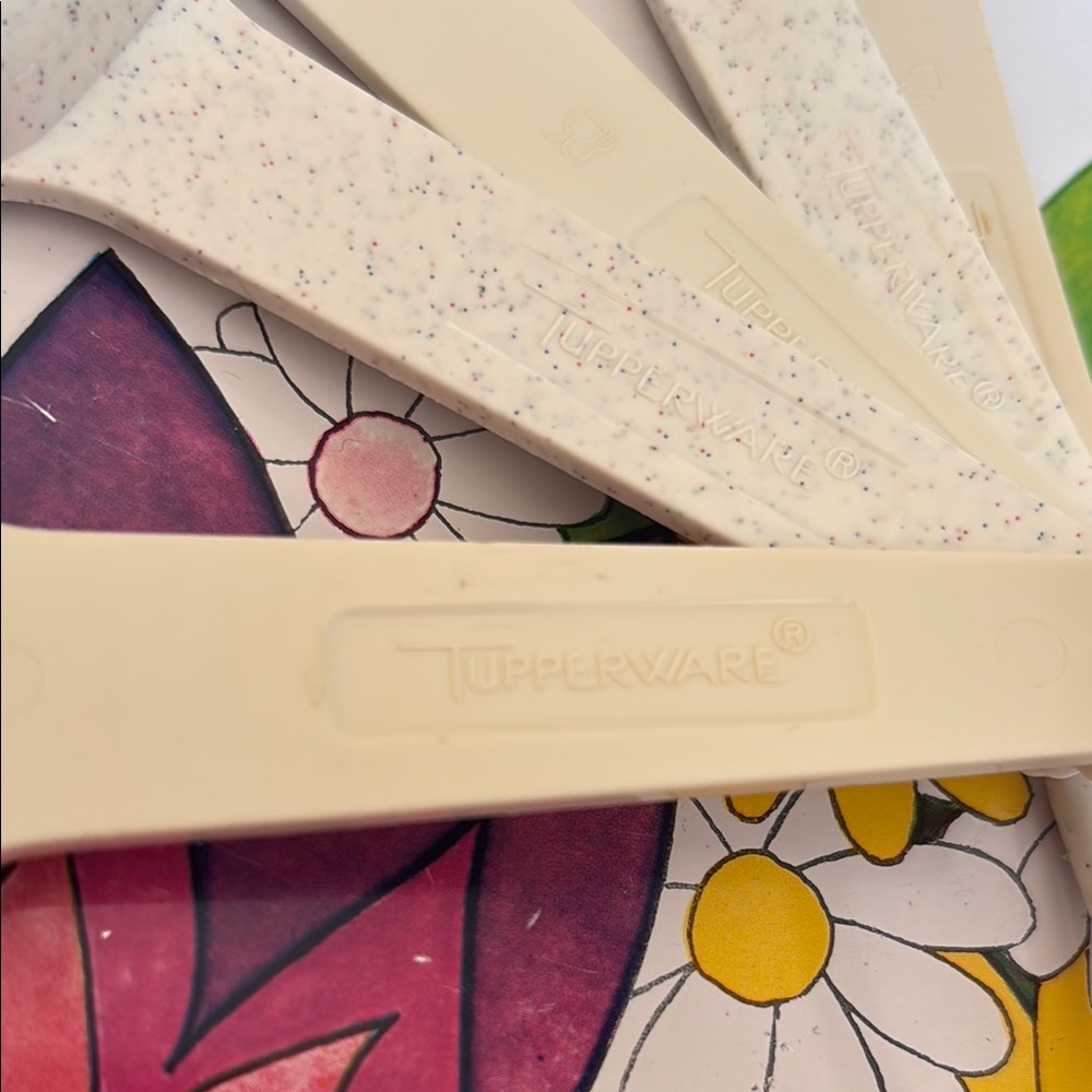 Tupperware Measuring Spoons - Picture 2 of 4
